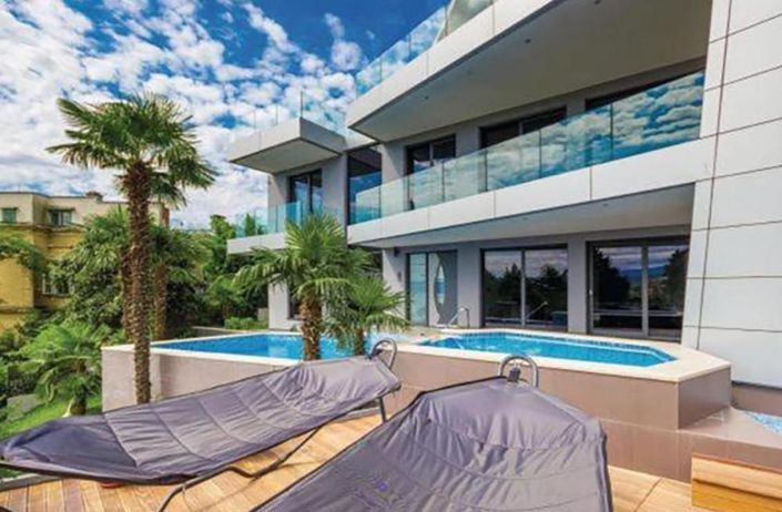 Image No.4-6 Bed Property for sale