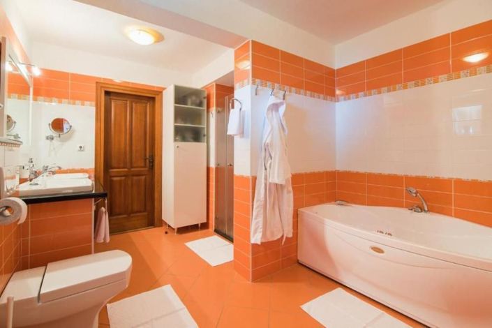 Image No.25-3 Bed Property for sale