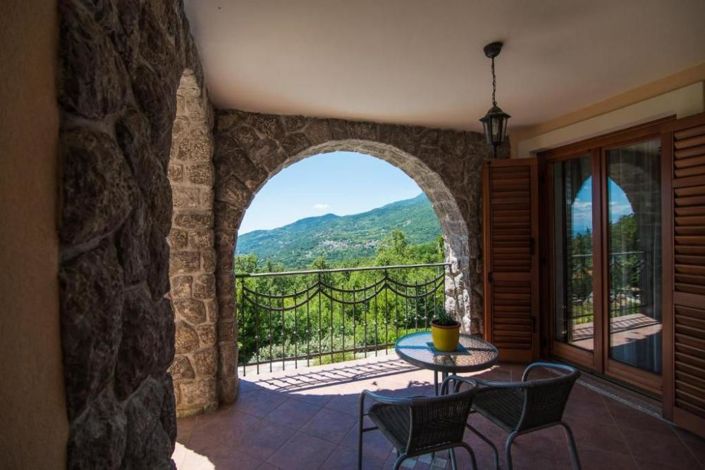 Image No.8-3 Bed Property for sale