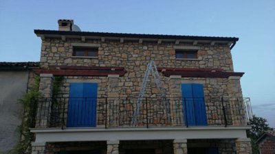 1 - Labin, Property