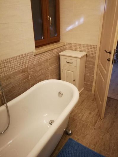 Image No.19-3 Bed Property for sale