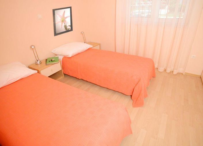 Image No.9-26 Bed Property for sale