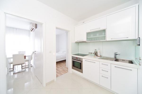 Image No.10-27 Bed Property for sale