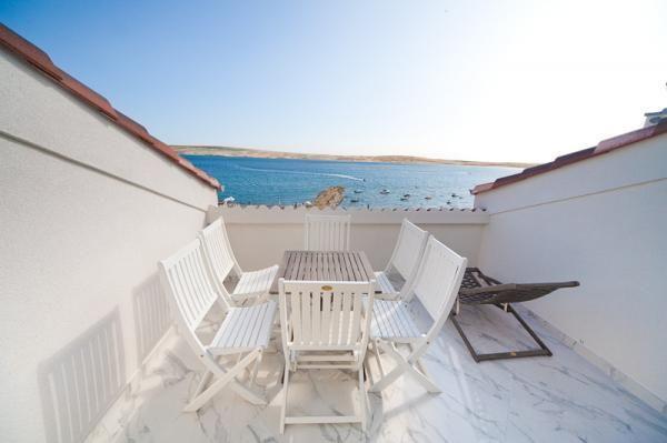 Image No.7-27 Bed Property for sale