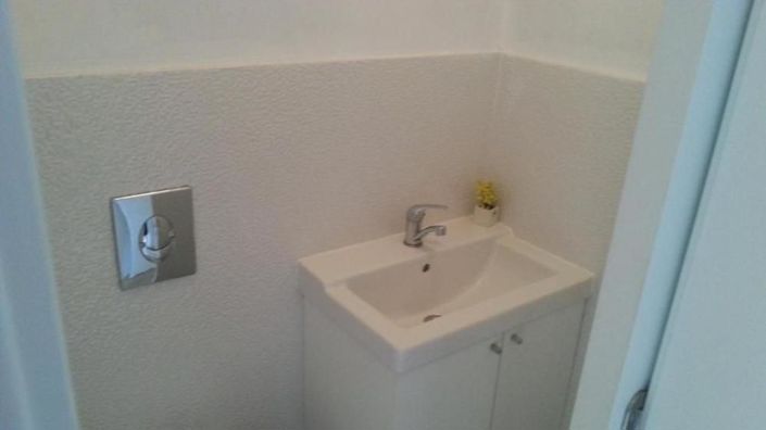 Image No.17-8 Bed Property for sale