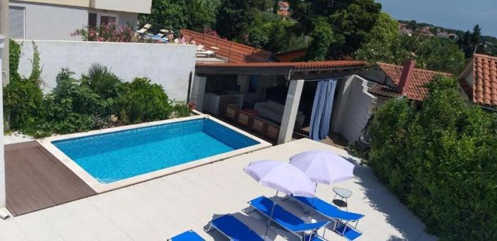 Image No.2-8 Bed Property for sale