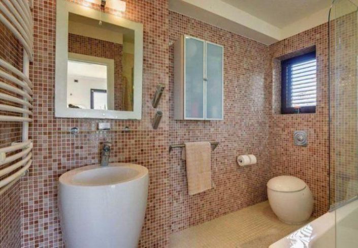 Image No.22-3 Bed Property for sale