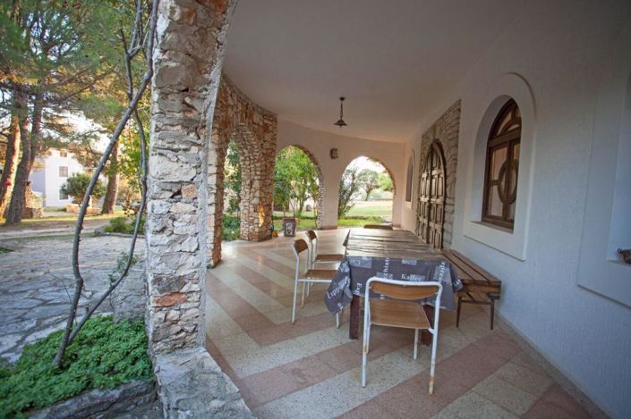 Image No.15-15 Bed Property for sale