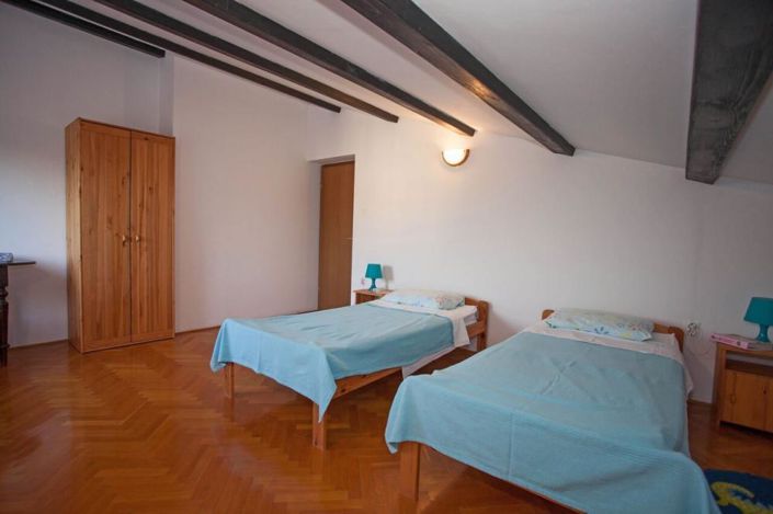 Image No.21-15 Bed Property for sale