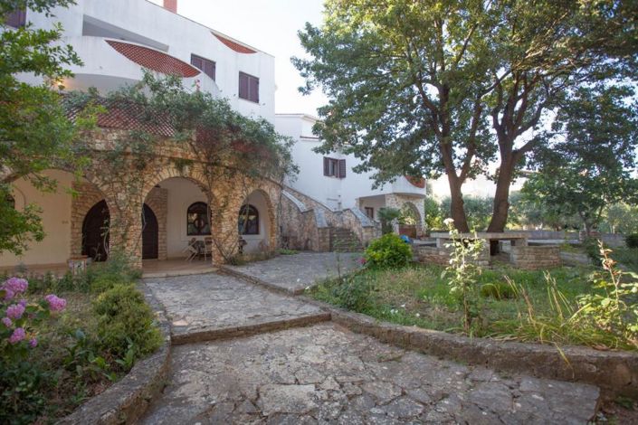 Image No.5-15 Bed Property for sale