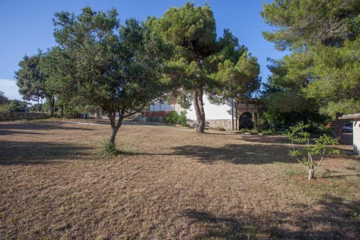 Image No.7-15 Bed Property for sale