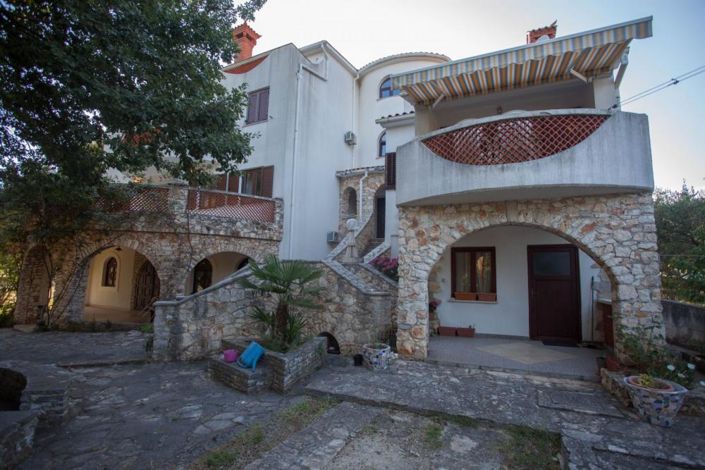 Image No.8-15 Bed Property for sale