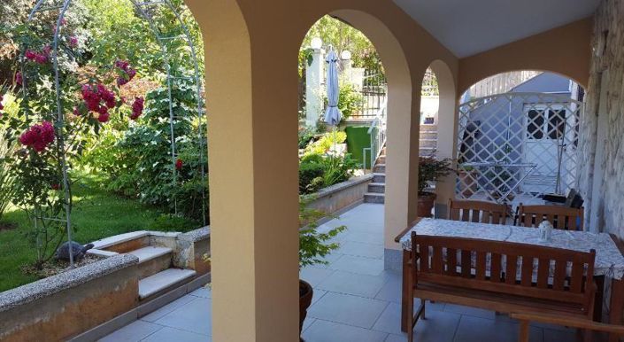 Image No.9-4 Bed Property for sale