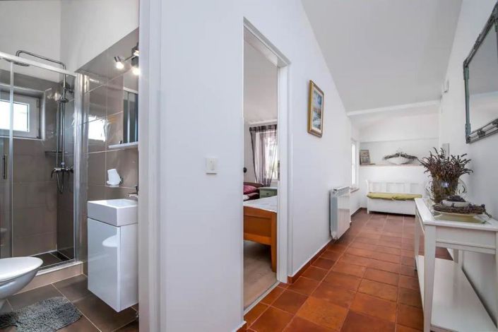 Image No.12-11 Bed Property for sale