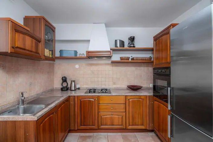 Image No.15-11 Bed Property for sale