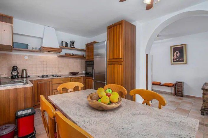 Image No.21-11 Bed Property for sale