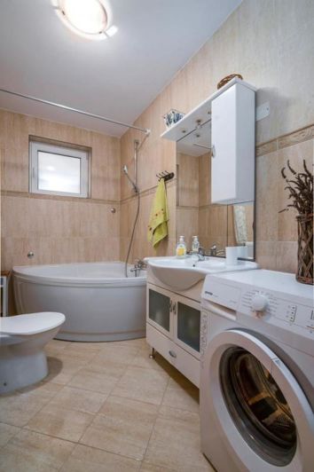 Image No.25-11 Bed Property for sale