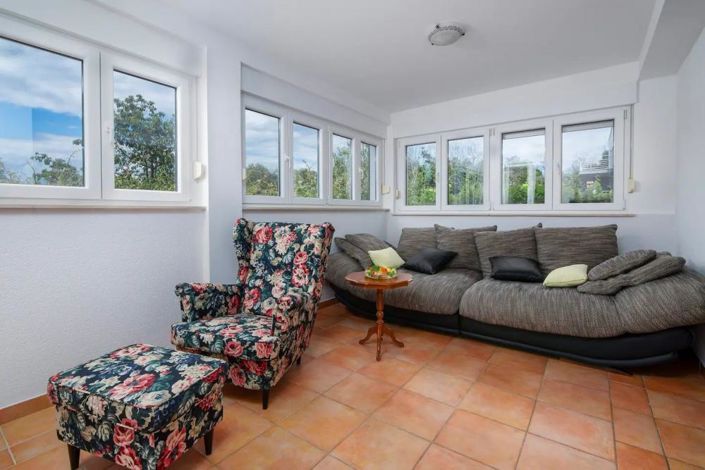 Image No.7-11 Bed Property for sale