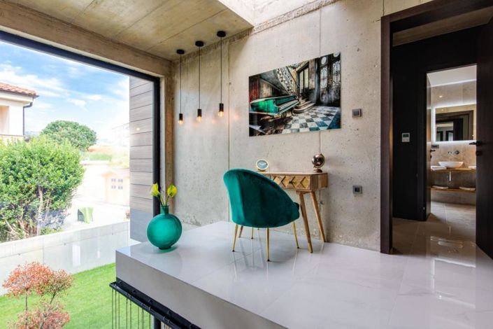 Image No.11-4 Bed Property for sale