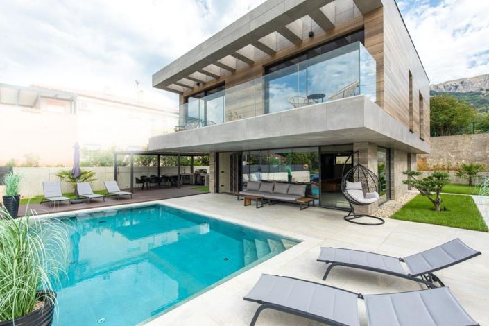 Image No.5-4 Bed Property for sale