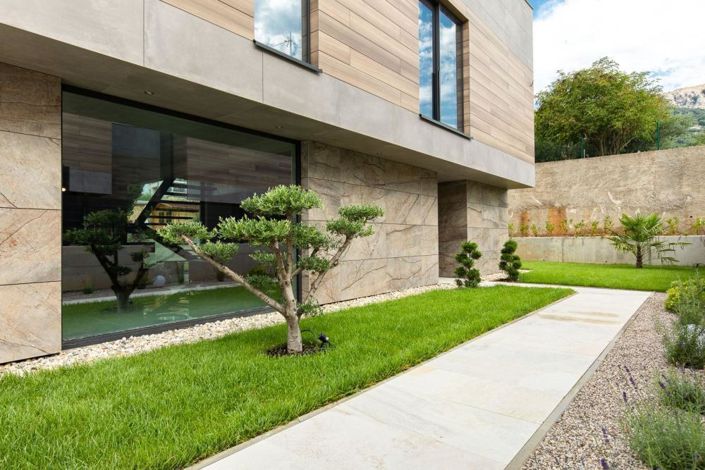 Image No.18-4 Bed Property for sale