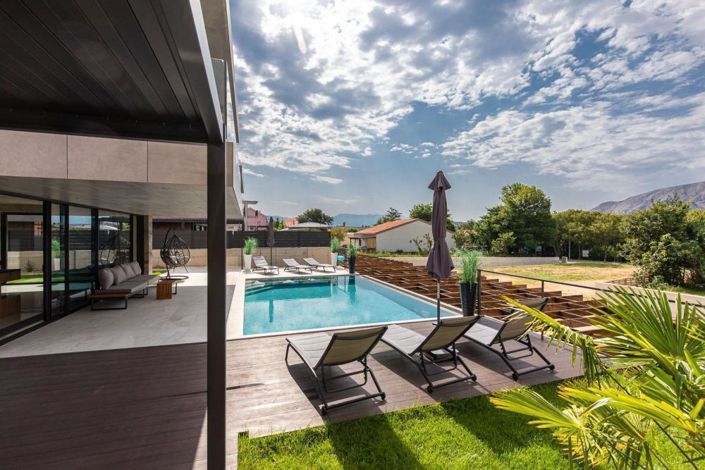 Image No.19-4 Bed Property for sale