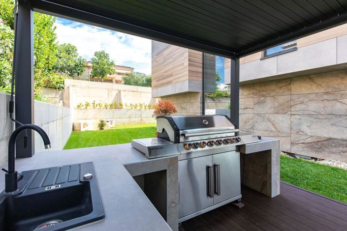 Image No.25-4 Bed Property for sale