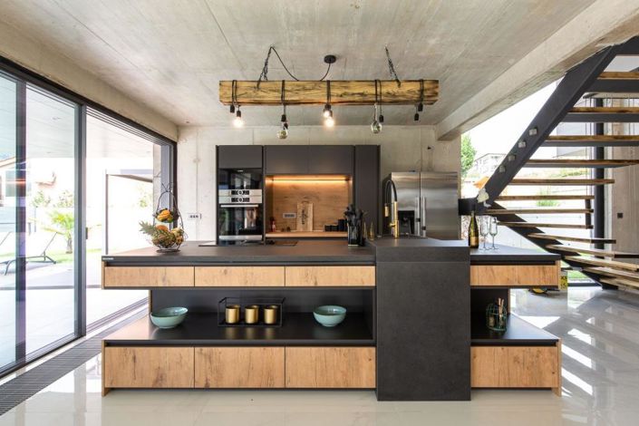 Image No.8-4 Bed Property for sale