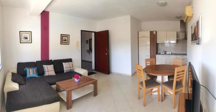 Image No.12-8 Bed Property for sale