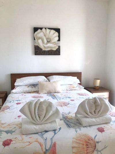 Image No.8-8 Bed Property for sale