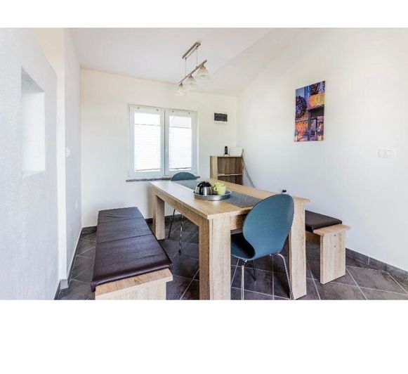 Image No.10-5 Bed Property for sale