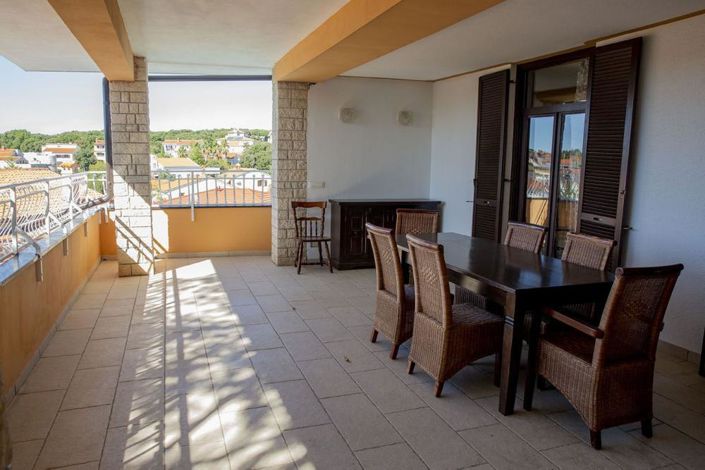 Image No.14-11 Bed Property for sale