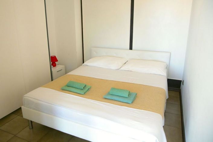 Image No.18-11 Bed Property for sale