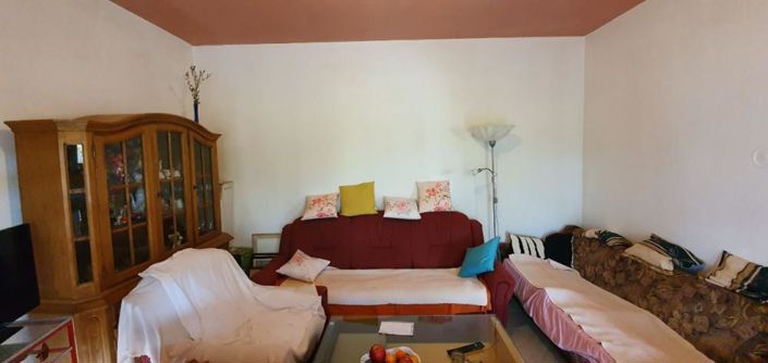 Image No.16-8 Bed Property for sale