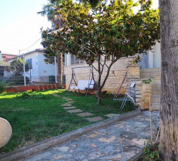 Image No.1-3 Bed Property for sale