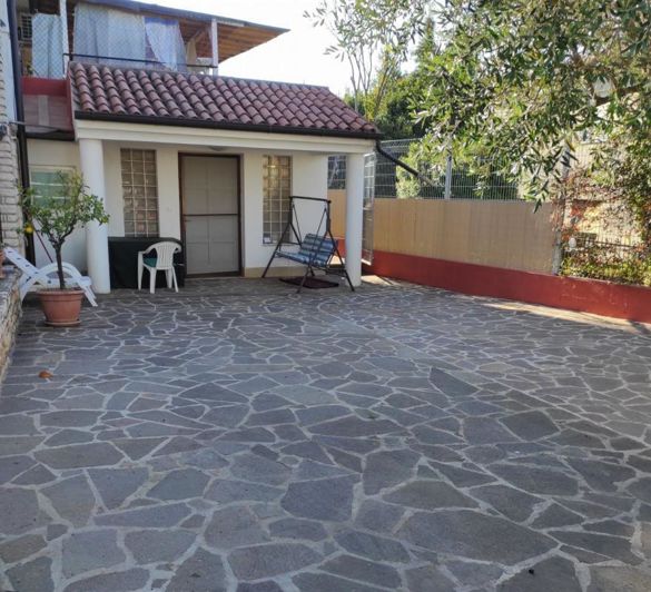 Image No.14-3 Bed Property for sale