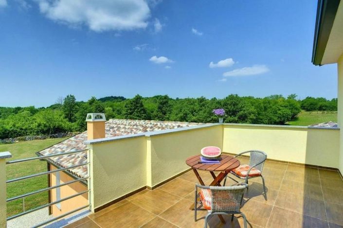 Image No.24-6 Bed Property for sale