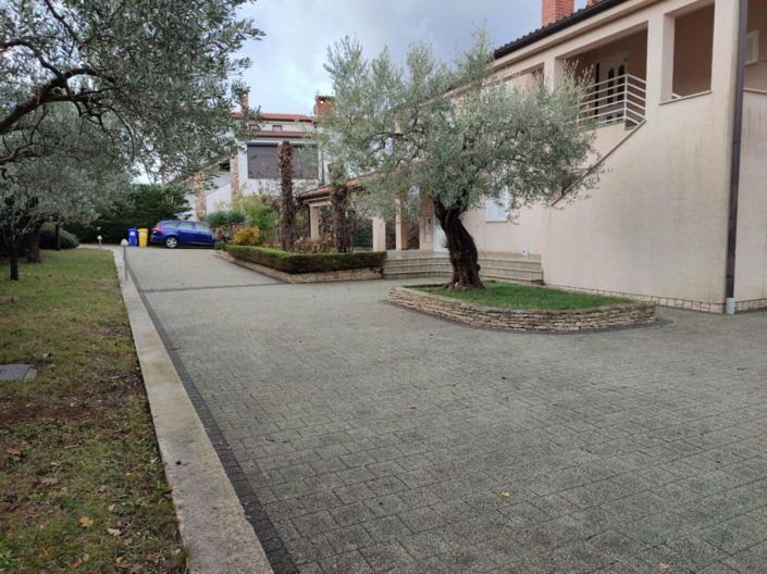 Image No.16-6 Bed Property for sale