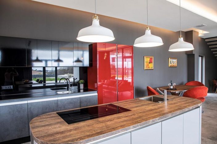 Image No.12-4 Bed Property for sale