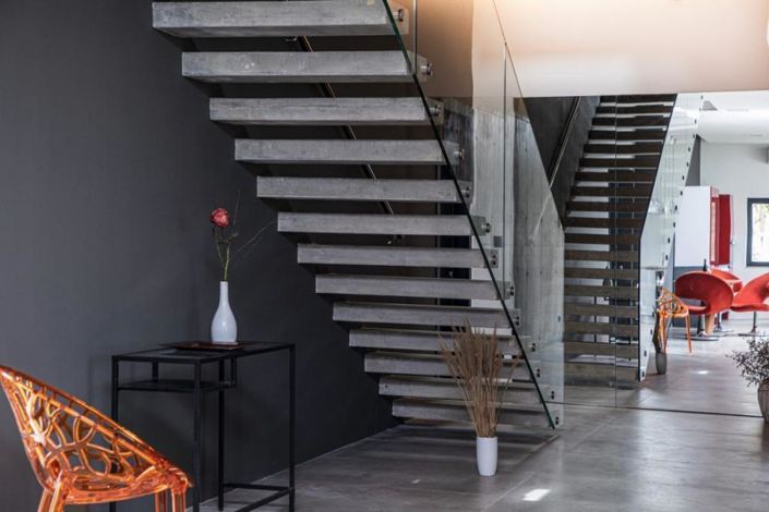 Image No.14-4 Bed Property for sale