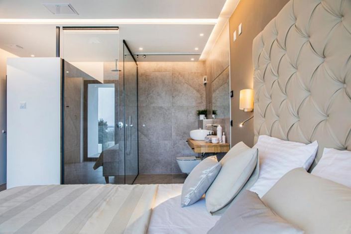 Image No.19-4 Bed Property for sale