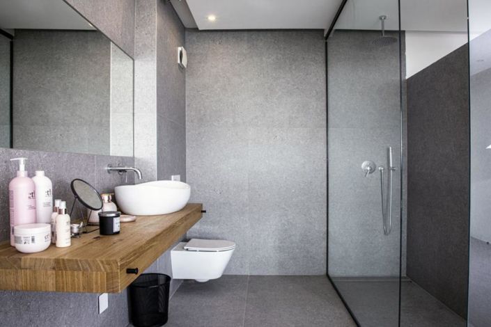 Image No.20-4 Bed Property for sale