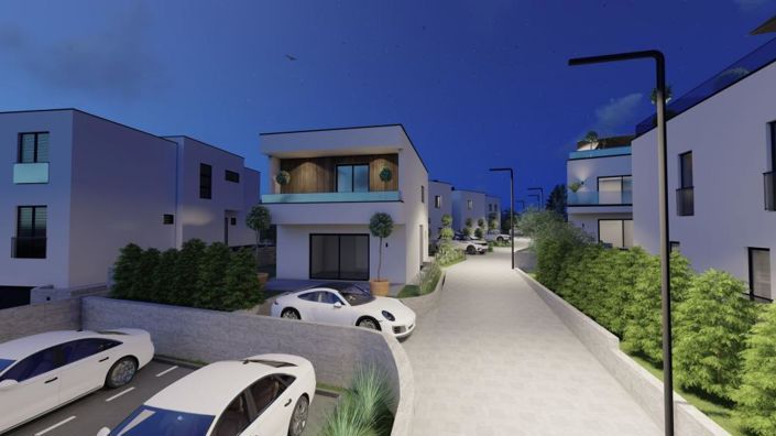 Image No.10-3 Bed Property for sale