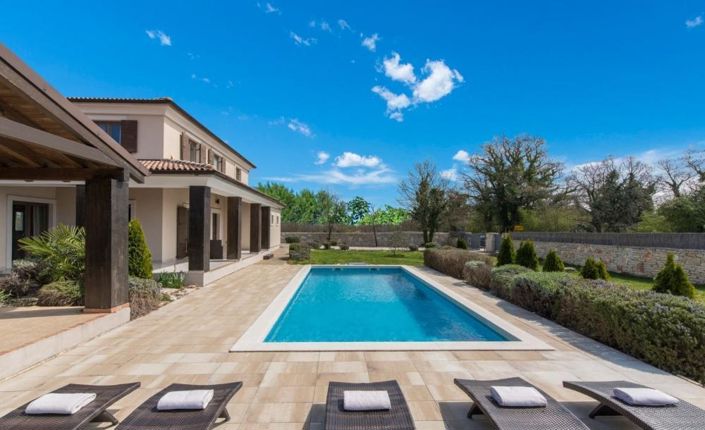 Image No.20-28 Bed Property for sale