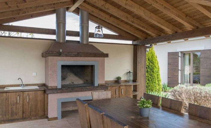 Image No.21-28 Bed Property for sale