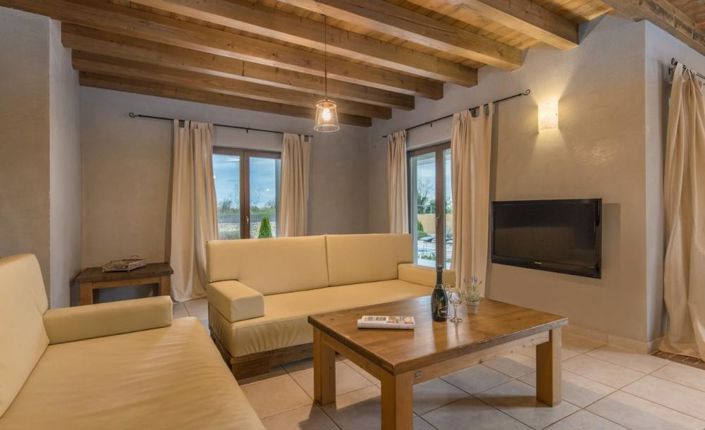 Image No.22-28 Bed Property for sale