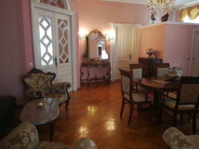 Image No.19-14 Bed Property for sale