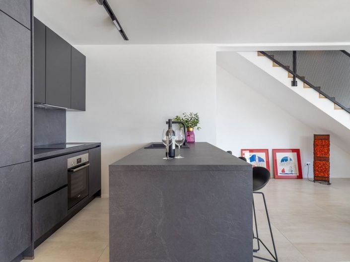 Image No.12-3 Bed Property for sale