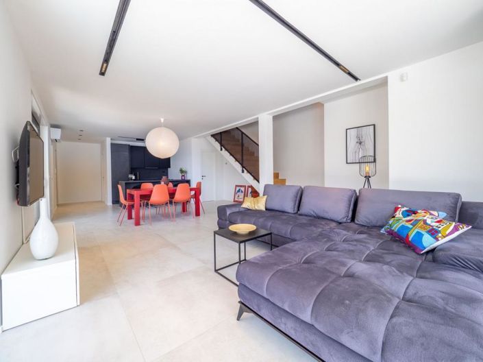 Image No.14-3 Bed Property for sale