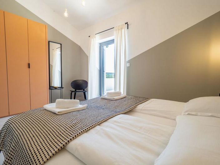 Image No.21-3 Bed Property for sale